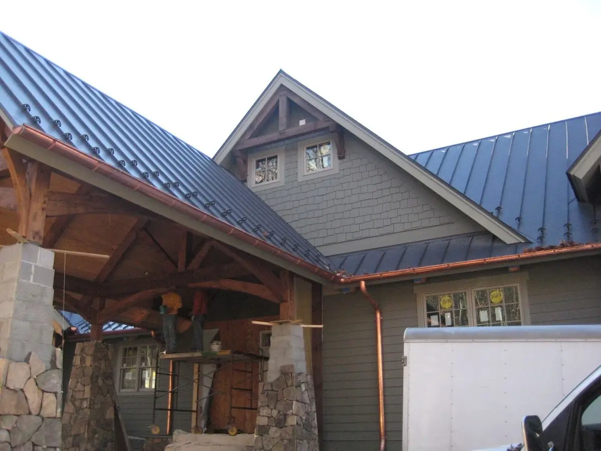 Craftsman Roofing team delivering quality roofing work in Leavittsburg